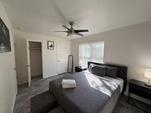 1 bedroom, iron/ironing board, WiFi, bed sheets - 1x1 apt IN south ATX (Austin)