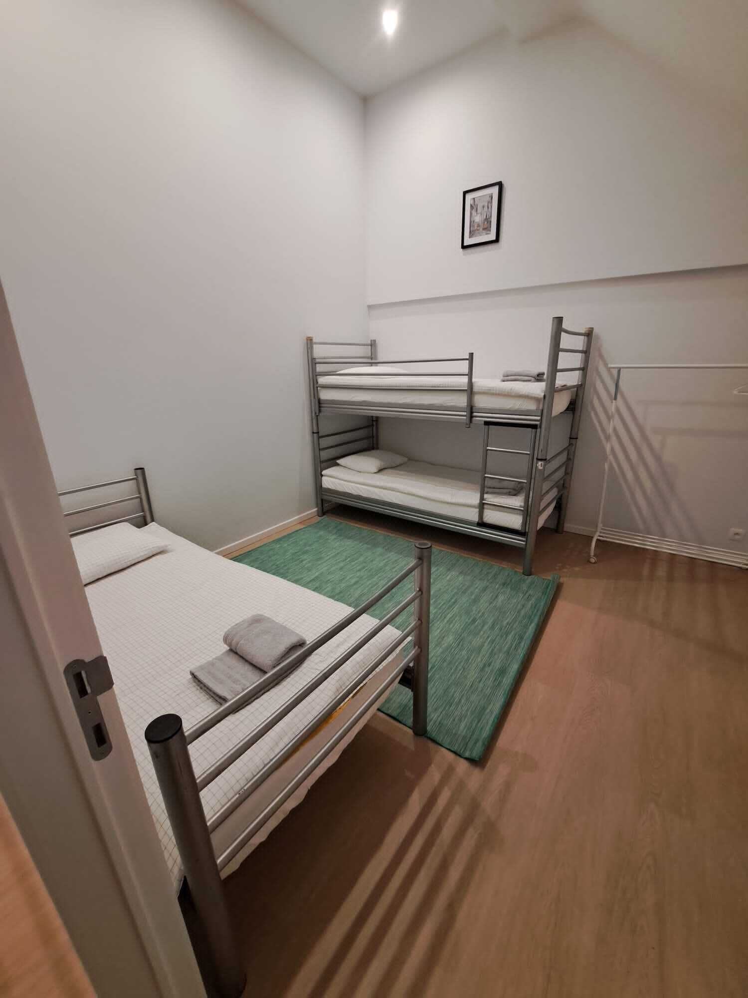 6 bedrooms, iron/ironing board, WiFi, bed sheets