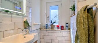 Holiday Home 'Siedlerhaus 54' with Private Terrace, Private Garden and Wi-Fi