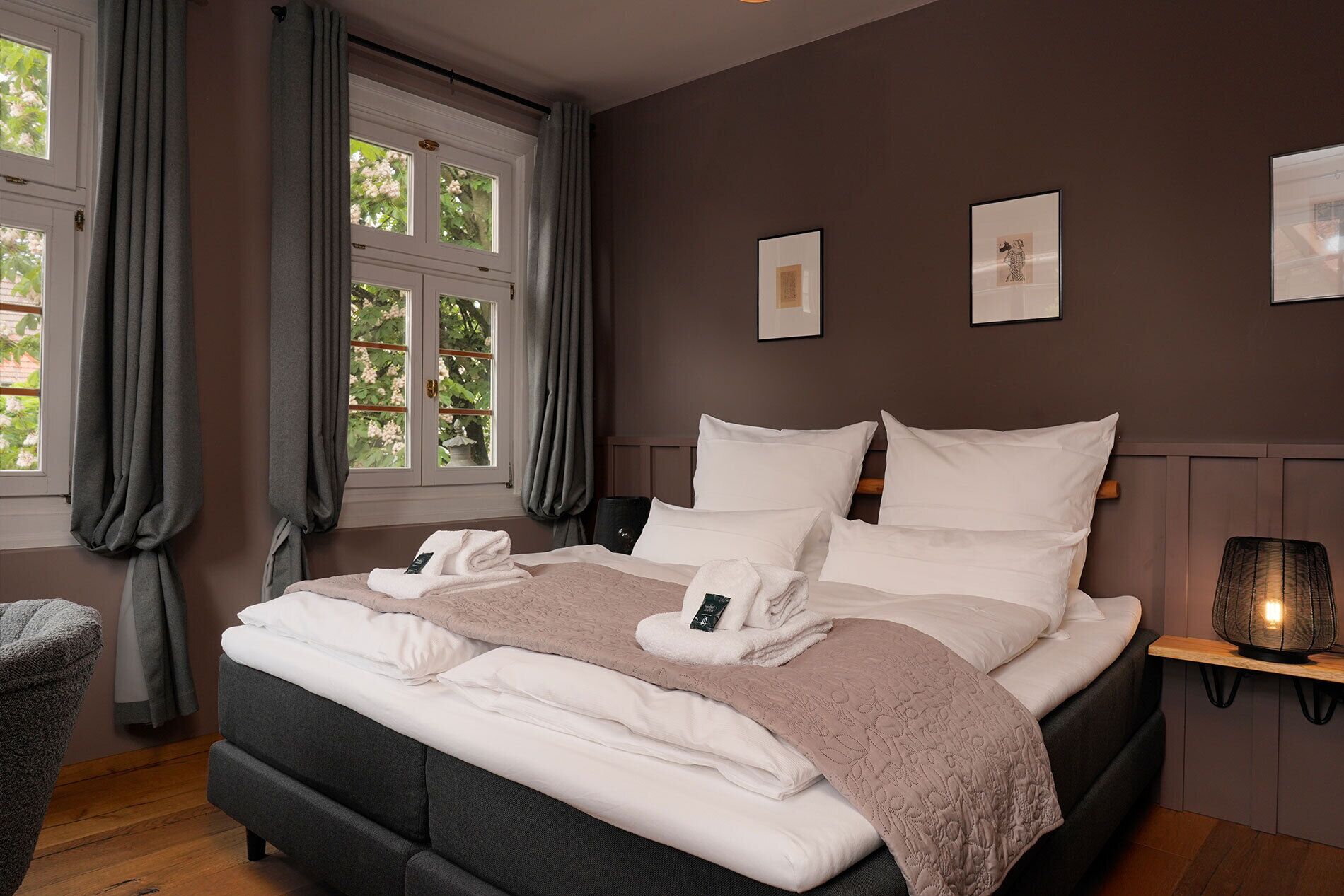 Double Room | In-room safe, desk, laptop workspace, blackout drapes
