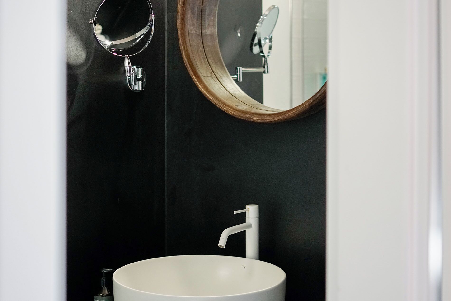 Habitación individual clásica | Baño | Regadera, amenidades de baño gratuitas, secadora de cabello, toallas 