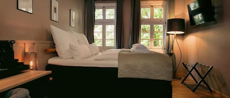 In-room safe, desk, laptop workspace, blackout curtains