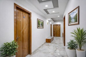 Lobby - Mauryan Elite Hotel Ignou Road (New Delhi)