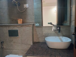 Double Room | Bathroom - Mauryan Elite Hotel Ignou Road (New Delhi)