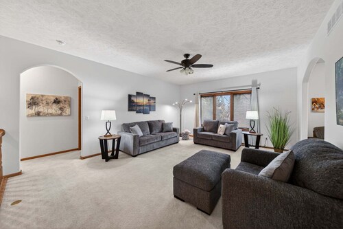 NEW! Quiet Lincoln Gem 3 King BRs Garage