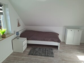 2 bedrooms, free WiFi - Newly renovated vacation home in a quiet location close to the beach (Friedrichskoog)