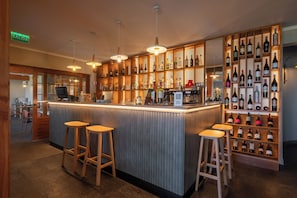 Bar (en la propiedad)