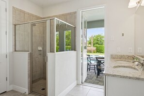 Hair dryer, towels - Chic 8BR All Suites with Pool and Game Room (Four Corners)