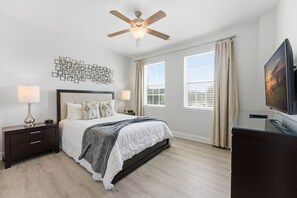 8 bedrooms, desk, iron/ironing board, bed sheets - Chic 8BR All Suites with Pool and Game Room (Four Corners)
