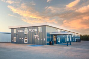 Exterior - Hotel North (Happy Valley-Goose Bay)