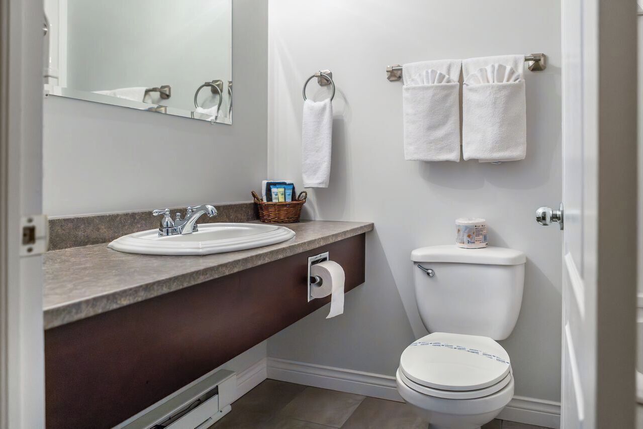 Economy Double Room | Bathroom