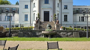 Ulkoruokailutilat