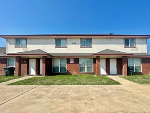 Exterior - 3-Bedroom townhome - ALL UTILITIES INCLUDED (Killeen)