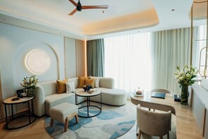 Phòng Suite Cao cấp, quang cảnh thành phố | Khu phòng khách