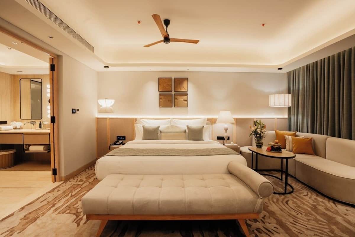 Club Double Room, City View