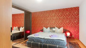 1 bedroom, iron/ironing board, WiFi, bed sheets