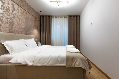 Cozy & Modern Apartment Near Arena Mall, Free Parking, Wi-Fi ,Ac.