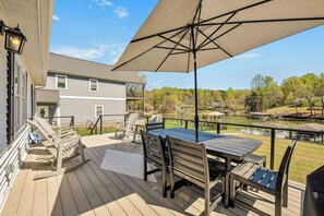 Outdoor dining - Lakefront Retreat w/ Boat Dock, Hot Tub & Large Game Room!  Sleeps 10 (Denver)