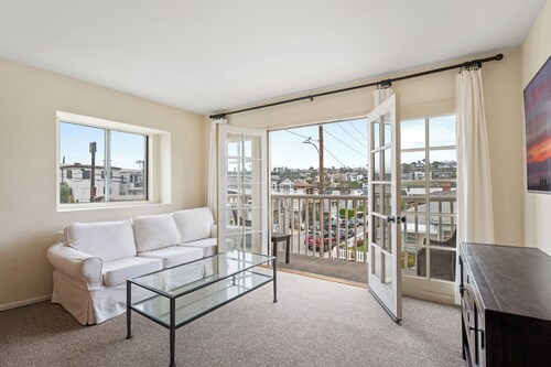 Hermosa Beachfront