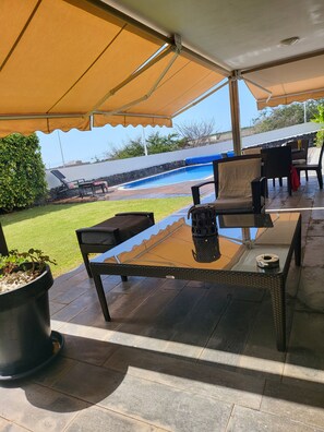 Outdoor dining - Villa Petit Paradis - A little bit of heaven (Callao Salvaje)