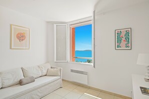 Living area - Batarelles 2, panoramic sea view! (Carqueiranne)