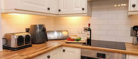Cookware/dishes/utensils
