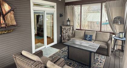 Charming 4-bedroom house in delightful downtown, 2 blocks to everything