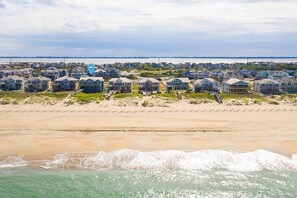 Beach - Pet-friendly 8BR oceanfront home w/ pool & panoramic views! (Nags Head)