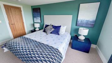 5 bedrooms, WiFi (free), individually decorated, individually furnished