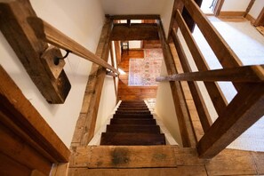 Interior - Historic 1849 Grist Mill House, Sleeps 9, Blue Ridge Parkway (Vesuvius)