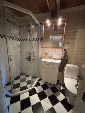 Bathroom - Vrbo Property (Vetlanda)