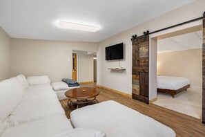Interior - Mt Rushmore Duplex  Retreat (Rapid City)