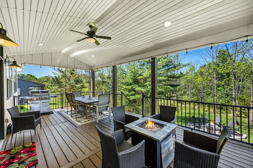 Walk to Sister Bay | Fireplace, Ping Pong & Spacious Retreat