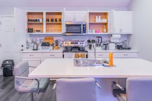 House | Private kitchen - Lady G - Modern Comfort in Fairburn (Fairburn)