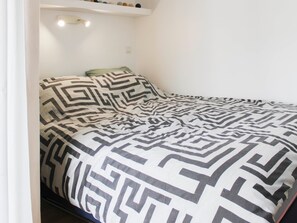 1 bedroom, iron/ironing board, WiFi, bed sheets - Bright 30m² near Père Lachaise, Paris (Paris)
