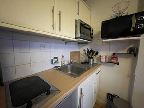 Fridge, microwave, oven, coffee/tea maker - Cozy apartment in Barcelonnette - 6 people (Barcelonnette)
