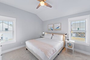 3 bedrooms, iron/ironing board, WiFi, bed sheets - New, dog-friendly 3BR with deck & sound view (Kill Devil Hills)