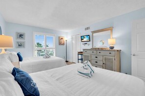 Room - Sunset and beach view from your balcony Unit 501 (Longboat Key)