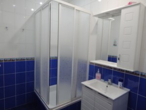 Bathroom - Central 2-bedroom apartment (Chișinău)
