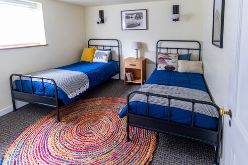 Roseway Basecamp | Private Suite | 8 Min to PDX