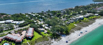 Little Gull Cottages by Coolvacay