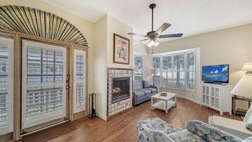 40-inch flat-screen TV with cable channels, fireplace
