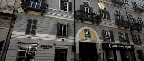 Veduta palazzo facciata principale