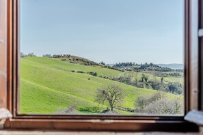 Interior - Family Breeze-Palazzo Monaci, views and pool in the Tuscan hills (Toscana)