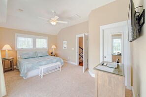 Room - JL #714 - Sunset Splendor -  Luxurious Soundfront Home - Hot tub - Elevator (Kill Devil Hills)