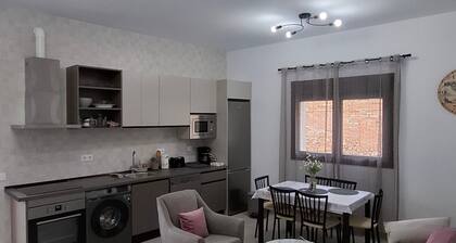 Rural House 'La Jara Rosa' with Mountain Views, Wi-Fi and Air Conditioning