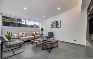 House - Oslo 703 in Medell n (Medellín)