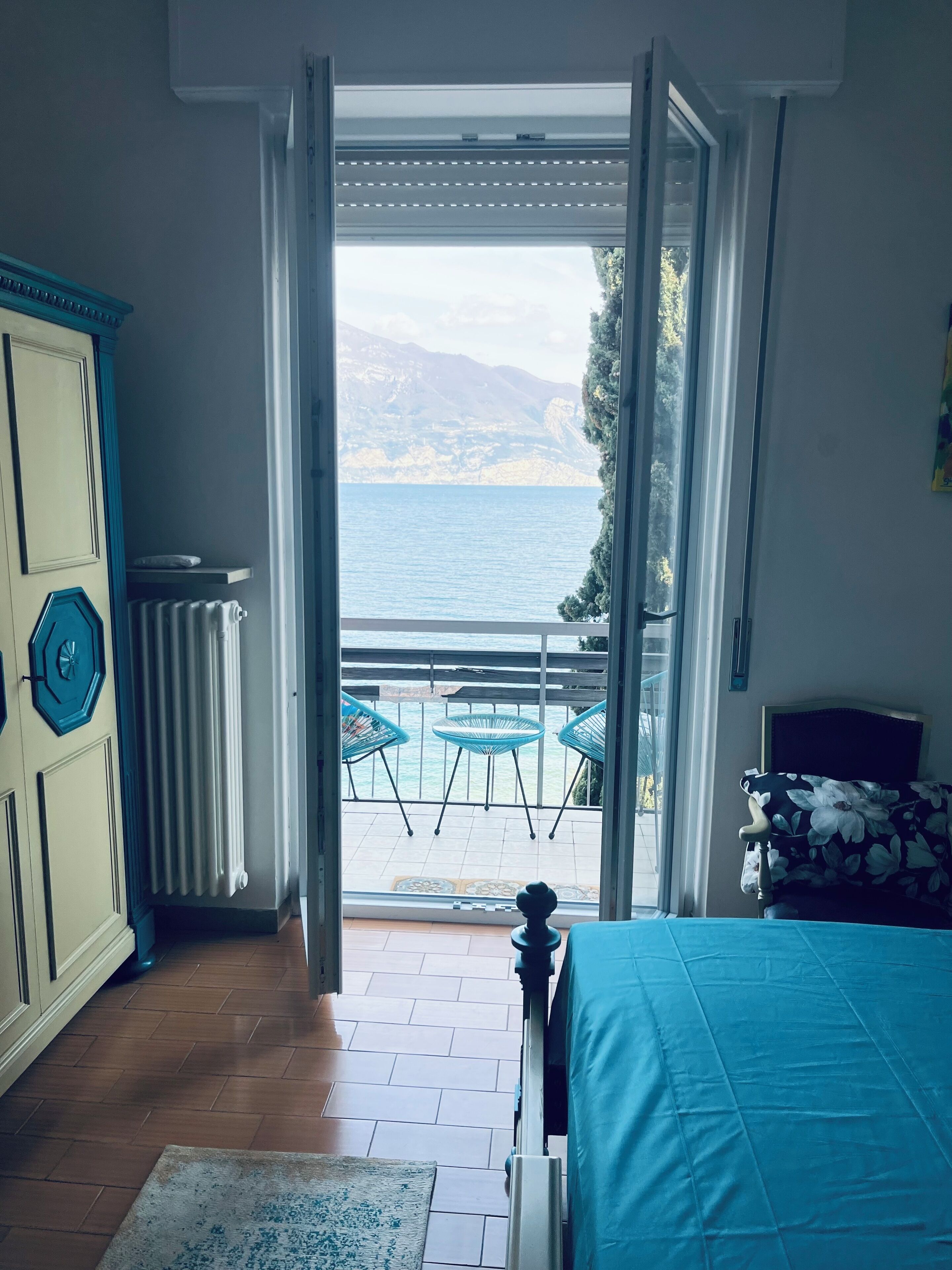 3 slaapkamers, een strijkplank/strijkijzer, reisbedje, gratis wifi