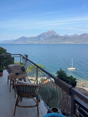Terrace/patio - The Balcony on the Garda chic apartment 130 sqm. Elegant residence overlooking the lake. (Pai)