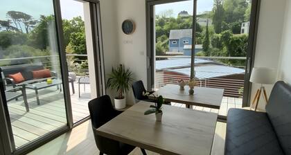 Maison Holen B&B “Ria Room” – Shared Terrace, Beach View, Wi-Fi